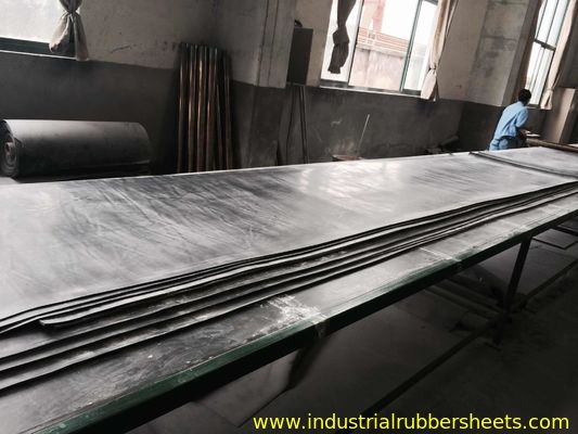 Fluorkautschuk-Hochtemperatur-Gummiblech mit glatter Oberfläche und einer Länge von 10 bis 20 m für industrielle Anwendungen